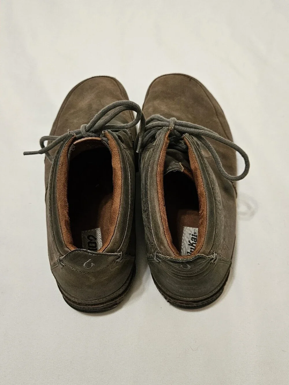 OluKai Men's Size 11 Brown Kamuela Leather Embossed Ankle Chukka Boots